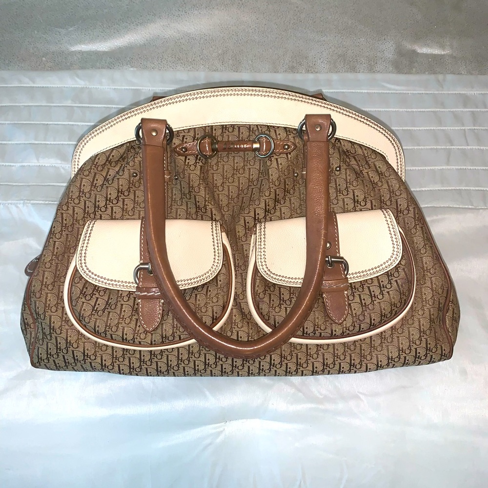 Christian Dior handbag includes wallet - Picture 2 of 14
